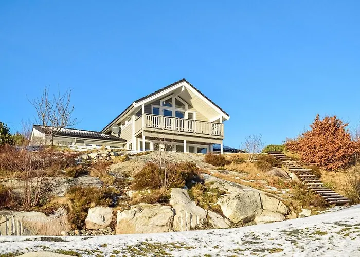 Dom wakacyjny 4 Bedroom Cozy In *