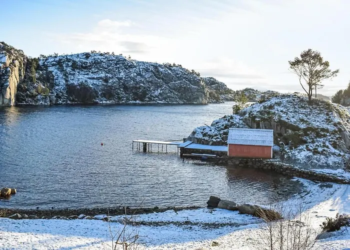 4 Bedroom Cozy In Dom wakacyjny